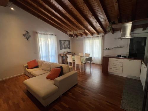 Χώρος καθιστικού στο Terrazza su Volta Mantovana