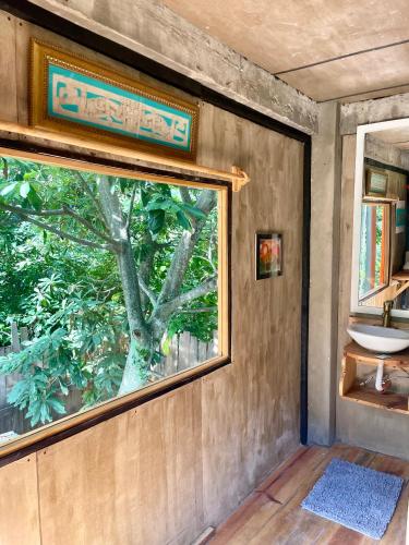 Φωτογραφία από το άλμπουμ του EB5 Escape Tzununa, Lake Atitlan Room #2 - two minute walk to the Lake σε Tzununá