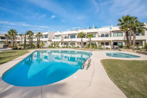 Bazén v ubytování Private jacuzzi, heated pool, summer kitchen, AC nebo v jeho okolí