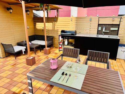 HANA Kyobashi 3-4-5F can accommodate 10 people BBQ terrace JR Airport direct to Kyobashi Station 3-5 minutes from the station