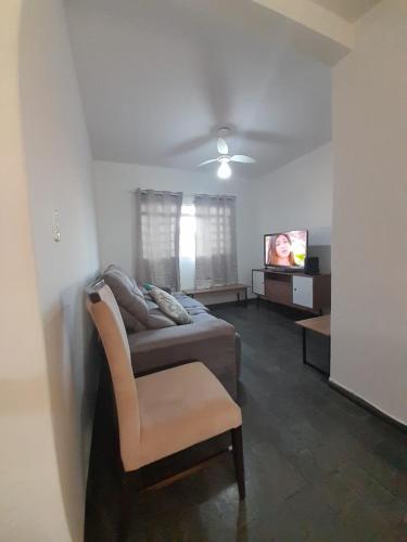 TV/Unterhaltungsangebot in der Unterkunft bairro Vila bandeirantes - apto 3 quartos com ar condicionado em condomínio