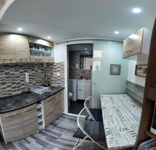 Warm Mini Home near the most famous New York Café