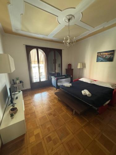 Μια τηλεόραση ή/και κέντρο ψυχαγωγίας στο Marcella Grand Apartment