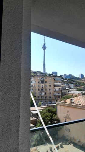 Daireden çekilmiş Bakü şehrinin genel bir manzarası veya şehir manzarası