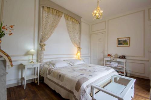 Fotografie z fotogalerie ubytování Villa de charme, 15 personnes, vue canal v destinaci Rohan