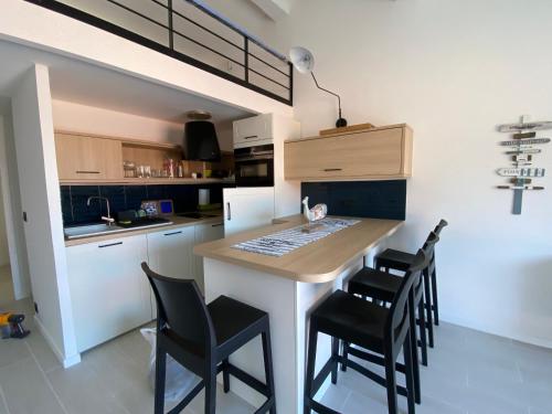 Kuchyň nebo kuchyňský kout v ubytování La Corniche