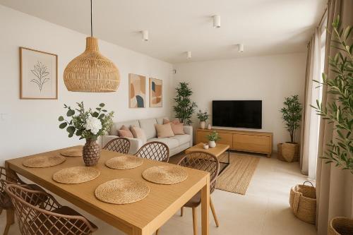 Luxury 2BR Apartment Big Terrace Pool Higuerón West