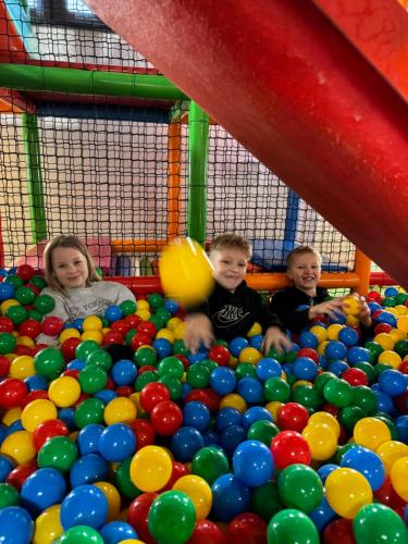 Hosté ubytování Aparthotel Rabiań-SKI 10metrów do wyciagu połączonego z całą Kotelnicą na miejscu wypoożyczalnia z serwisem