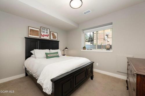 Giường trong phòng chung tại Fairway Valley, 0022