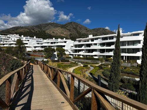 Luxury 2BR Apartment Big Terrace Pool Higuerón West
