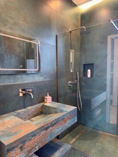 Ένα μπάνιο στο Mia Villa