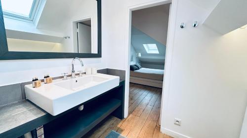 One Room - Last Floor - Vendôme / Madeleine