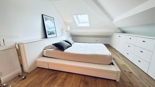 One Room - Last Floor - Vendôme / Madeleine
