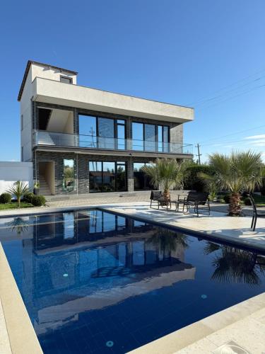 Adrians Villa