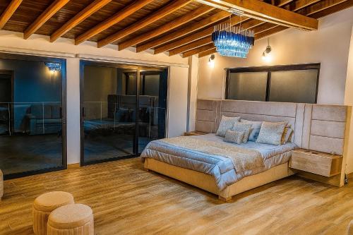 Postel nebo postele na pokoji v ubytování The View Modern Mansion VIP El Mirador Senaventura