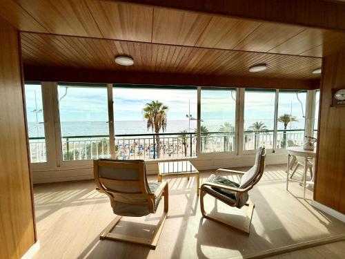 PRINCIPADO front the BEACH