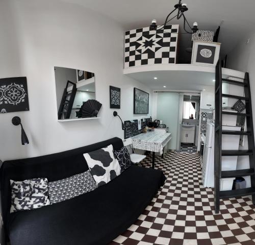 Moment Minimalist apartment near the most famous New York Café