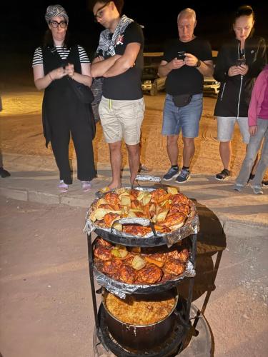 Gæster der bor på Nala Luxury Camp & Bubbles Hotel