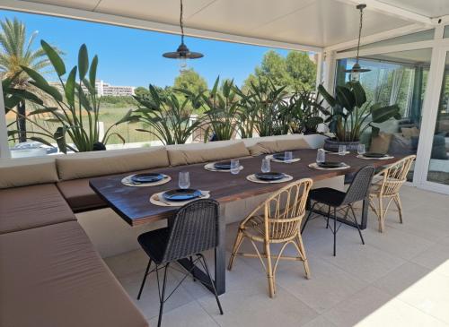 Soleado, gran terraza, piscina privada