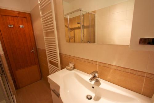 Phòng tắm tại Villa La Brisa