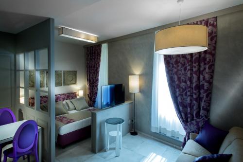 Affacci sulla via Home Tower QK Costa 58
