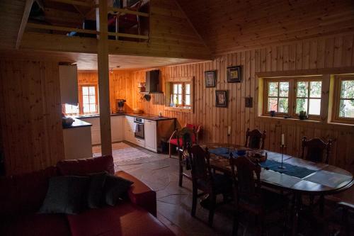 Restoranas ar kita vieta pavalgyti apgyvendinimo įstaigoje Viking Cabins - MIT FabLab - Solvik