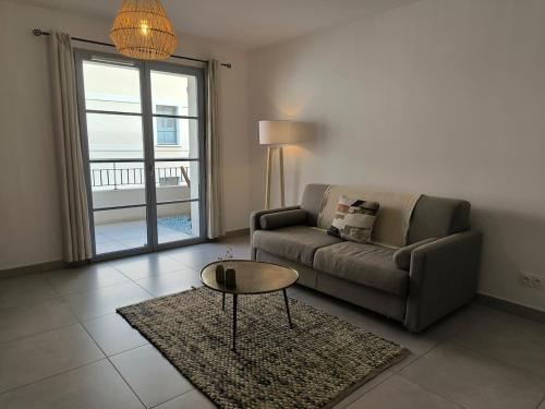 Χώρος καθιστικού στο Port de Bonifacio