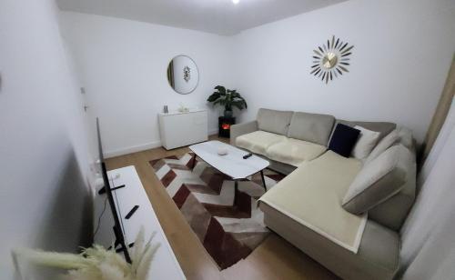 Posezení v ubytování Cosy 1st Floor Flat North London