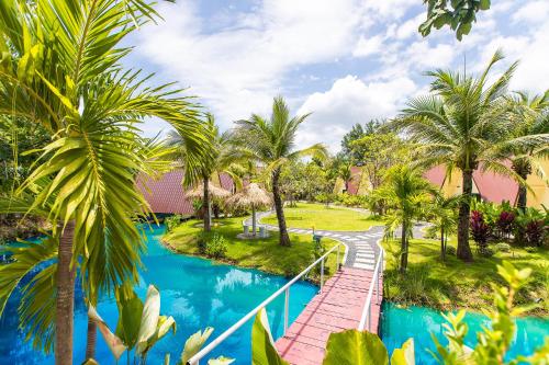 Bazén v ubytování Triple Dreams Resort nebo v jeho okolí