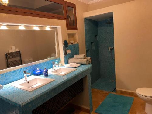 Ένα μπάνιο στο Villa Dilyas Marrakech