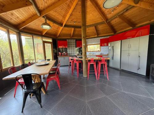 Kuchyň nebo kuchyňský kout v ubytování Maravillosa casa a los pies del Cerro la Campana