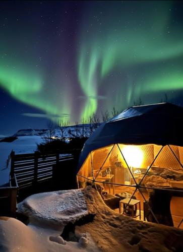 Eyja Mörk - Northern lights Dome with Private Bathroom and other facilities