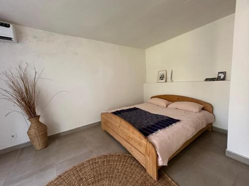 Postel nebo postele na pokoji v ubytování Coastal Gem