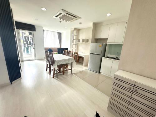 Fotografie z fotogalerie ubytování Nimman Condo 60sqm with Pool Gym v destinaci Chiang Mai