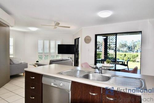 Kuchyň nebo kuchyňský kout v ubytování Salt Apartment 2