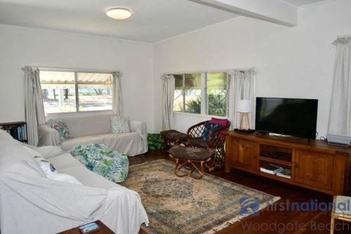 TV a/nebo společenská místnost v ubytování 39 The Esplanade