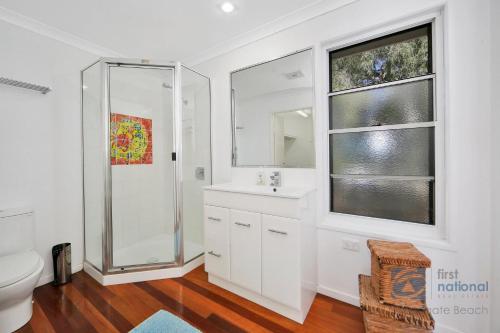 Ένα μπάνιο στο 73 The Esplanade