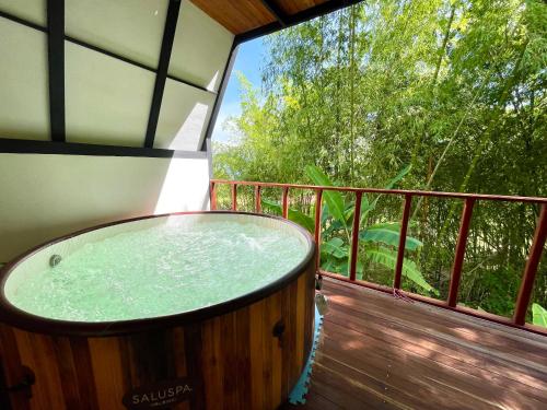 Μπαλκόνι ή βεράντα στο Cabaña con jacuzzi en Venecia