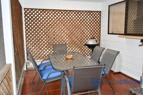 Khu vực ghế ngồi tại 4 Manley Smith Drive WALKERS POINT