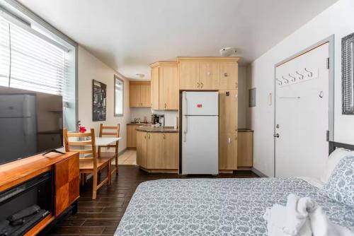 Η κουζίνα ή μικρή κουζίνα στο Suitestay Apartments Hotel