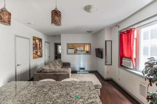 Ένα ή περισσότερα κρεβάτια σε δωμάτιο στο Suitestay Apartments Hotel