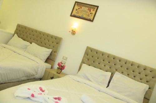 Laviana Pyramids Inn