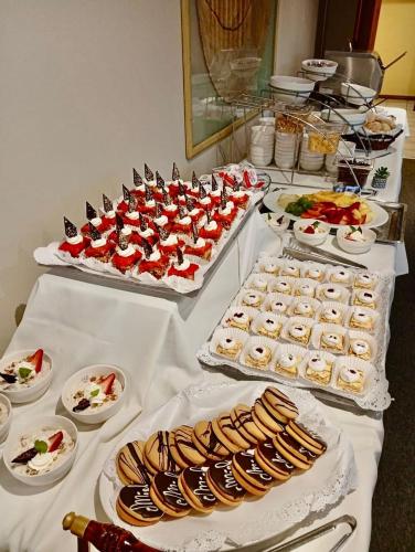 Jídlo v hotelu nebo okolí