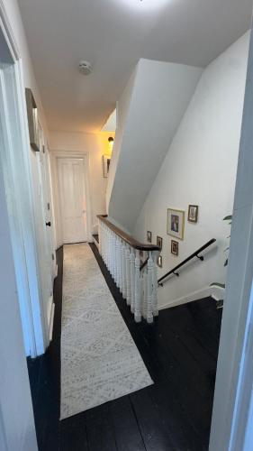 Gallery image of Bright & Spacious Home close to NYC and World Cup in Bayonne