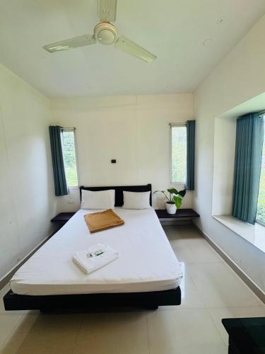 Postel nebo postele na pokoji v ubytování Budget scape pool villa