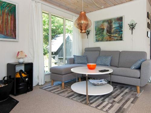 Χώρος καθιστικού στο 6 person holiday home in Ebeltoft