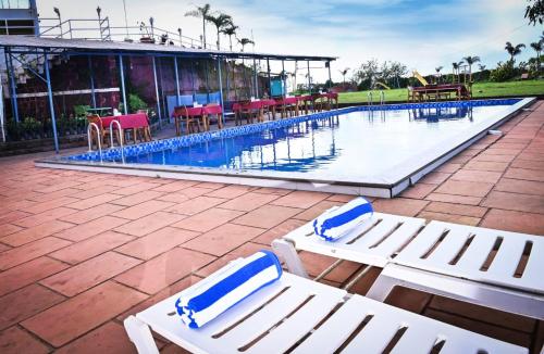 Bazén v ubytování Forest Edge Villa nebo v jeho okolí