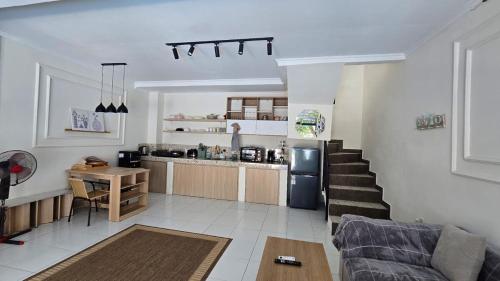 Η κουζίνα ή μικρή κουζίνα στο Villa 3 Green Minimalist 1 Room In Sanur