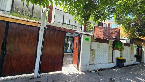 Το κτήριο όπου στεγάζεται  η βίλα