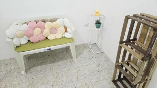 Postel nebo postele na pokoji v ubytování Duck & Drift - a Sleeper Hostel - Just 1,7km from Airport